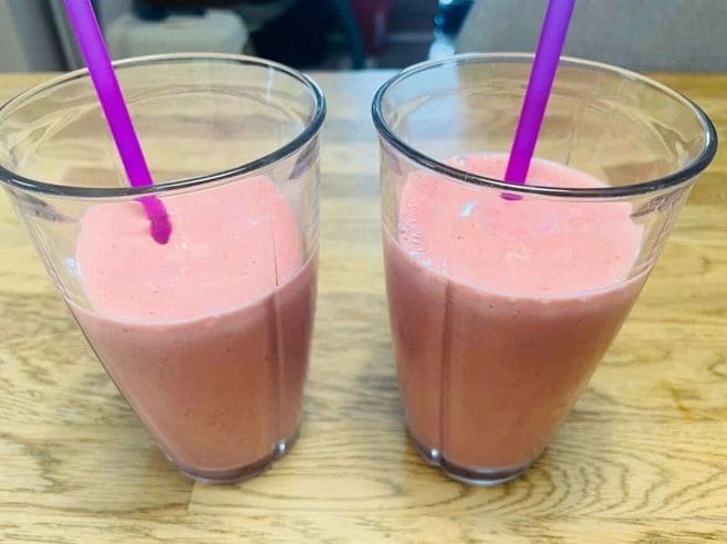 Jordbærmilkshake Danmarks bedste opskrift på milkshake med jordbær